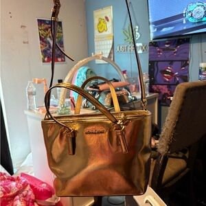 Michael Kors Gold Shoulder Bag Elegant Design
